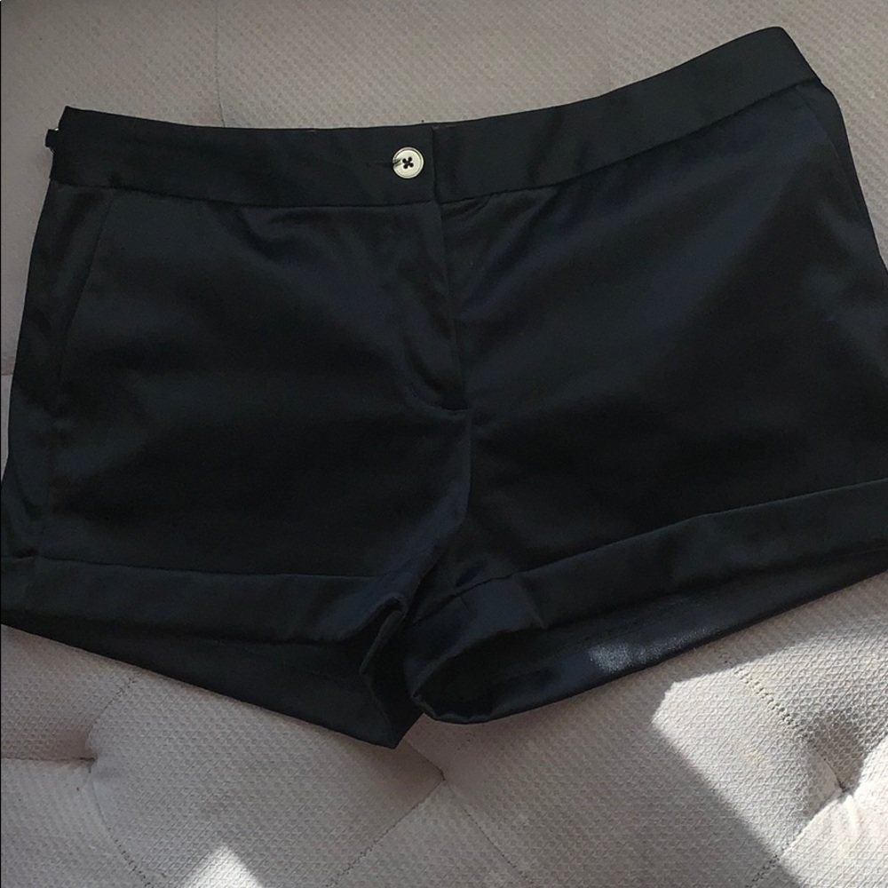 🔴Women’s black express DesignStudio shorts